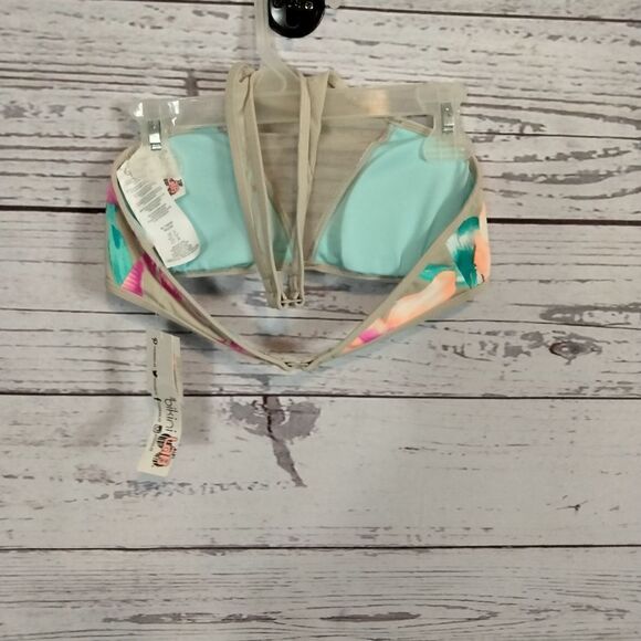 New Without tags. "bikini Lab" woman's bikini top - Picture 4 of 9